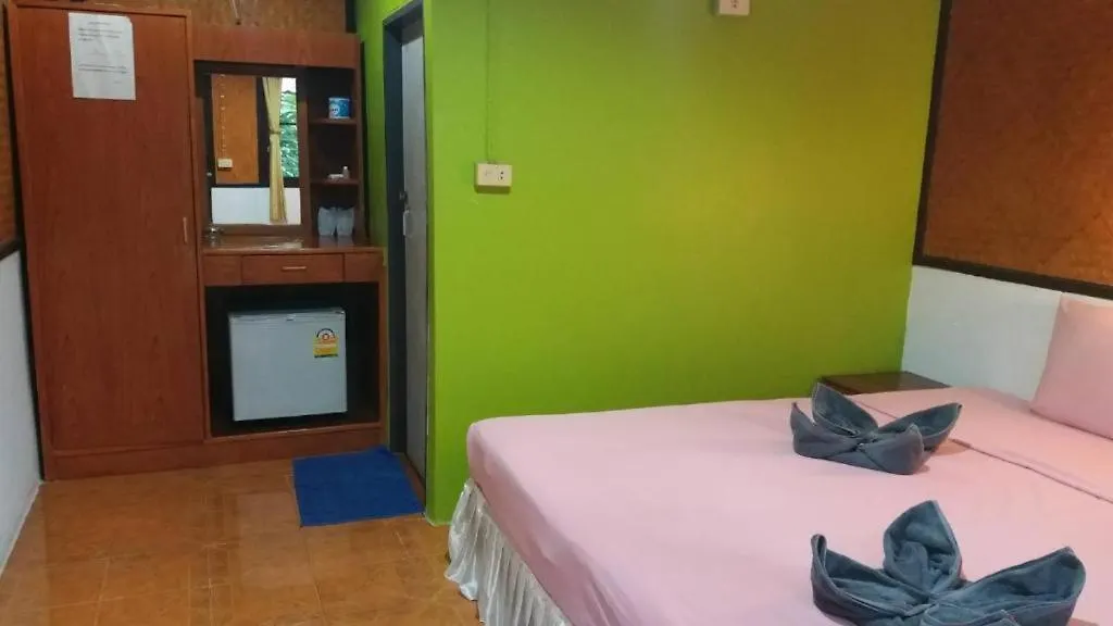 Lanta Long Beach Hostel Ko Lanta