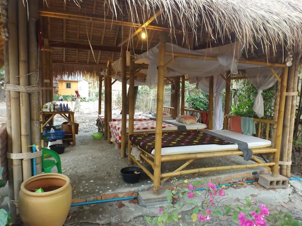 Lanta Long Beach Hostel Ko Lanta