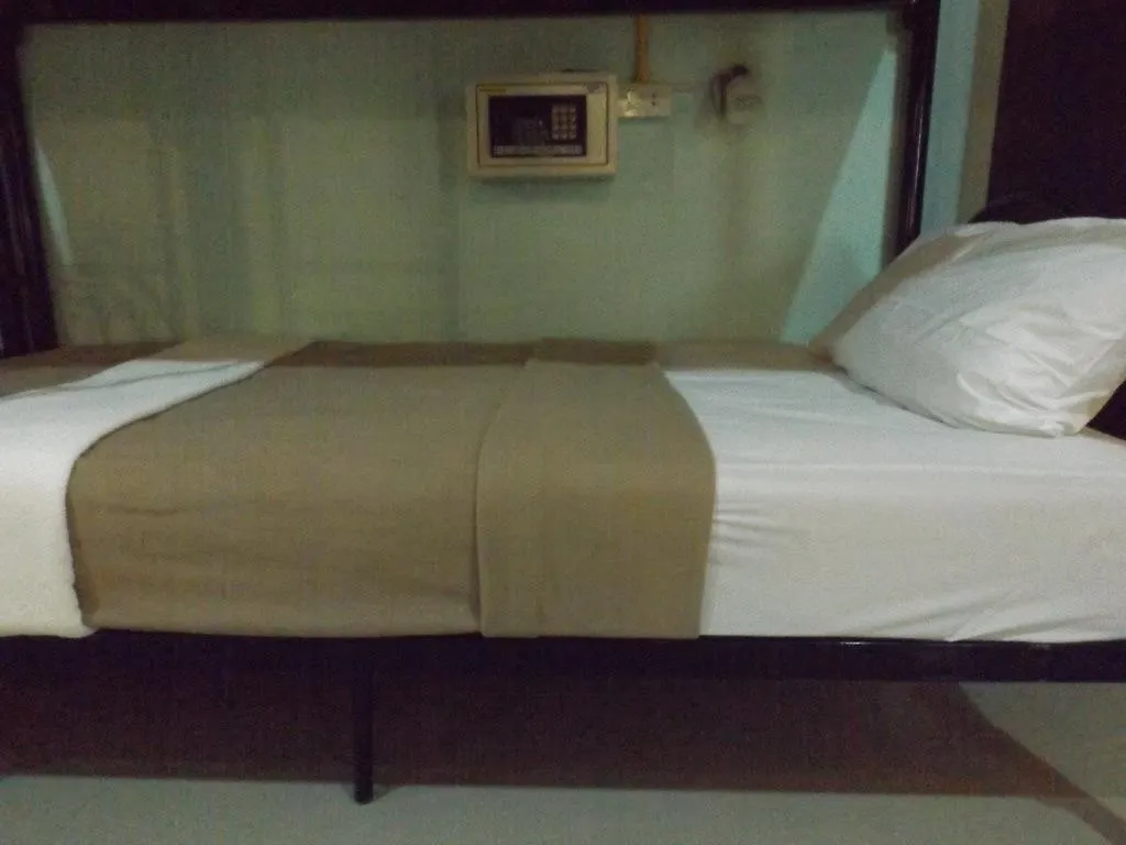 Lanta Long Beach Hostel Koh Lanta